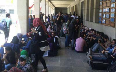 Iran : Les étudiants de l’université de Téhéran protestent