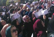 Manifestation des personnes escroquées devant le Majlis iranien – vidéo