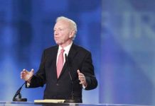 Vidéo – La capitale de l’intégrisme islamiste et du terrorisme est le régime théocratique en Iran – Joe Lieberman La capitale de l’intégrisme islamiste et du terrorisme est le régime théocratique en Iran - Joe Lieberman