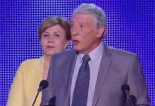 Votre présence massive résonne comme un référendum contre les mollahs d’Iran (Gilbert Mitterrand) Votre présence massive résonne comme un référendum contre le régime des mollahs d’Iran (Gilbert Mitterrand)