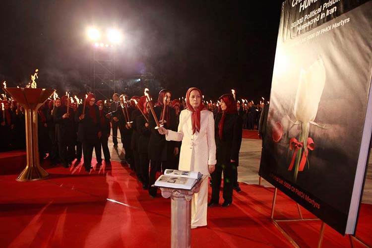 Cérémonie du souvenir en mémoire des héros du massacre de 1988 en Iran