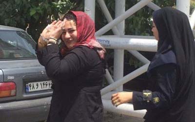 La militante Atena Daemi, harcelée et accusée de fomenter des troubles dans la prison d’Evine