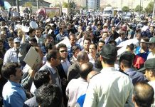 Les syndicalistes condamnent l’attaque des forces spéciales du régime contre les ouvriers en grève en Iran Les syndicalistes condamnent l’attaque des forces spéciales du régime contre les ouvriers en grève en Iran