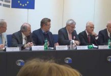 Le Vice-président du PE condamne la politique de complaisance de l’UE envers le régime iranien Le Vice-président du PE condamne la politique de complaisance de l’UE envers le régime iranien