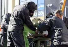 Iran /barbarie : châtiment cruel d’amputation de la main d’un jeune iranien Iran /barbarie : châtiment cruel d'amputation de la main d'un jeune iranien