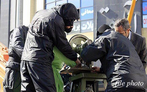 Iran /barbarie : châtiment cruel d'amputation de la main d'un jeune iranien