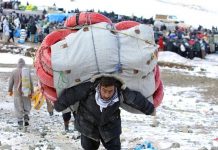 Conditions précaires pour les porteurs de marchandises victimes du régime iranien Conditions précaires pour les porteurs de marchandises victimes du régime iranien