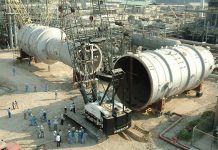 Iran : Les travailleurs de la raffinerie de pétrole mettent en garde contre le pillage des Gardiens de la révolution Iran : Les travailleurs de la raffinerie de pétrole mettent en garde contre le pillage des Gardiens de la révolution