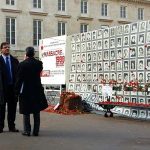 Des députés s’informent de la situation des droits humain en Iran lors d’une exposition près du Palais Bourbon Des députés s’informent de la situation des droits humain en Iran lors d’une exposition près du Palais Bourbon