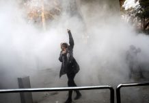 Iran : Le régime des mollahs effrayé et débordé par l’ampleur de la révolte populaire