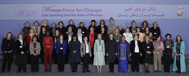 "Les Femmes, la force du changement : le soulèvement en Iran et le rôle des femmes" 