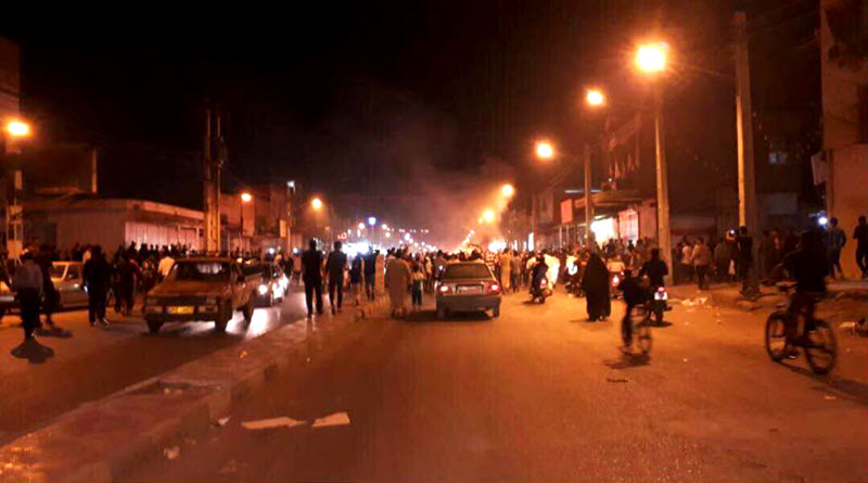 Iran : Arrestation de jeunes et de manifestants blessés à Ahvaz ; appel à la libération de centaines de manifestants arrêtés