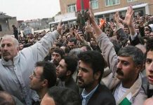 Iran : Grève des travailleurs de Haft Tapeh, des commerçants et porteurs des villes frontalières -vidéo Iran - Les travailleurs Ahvaz sucrière de Haft Tapeh