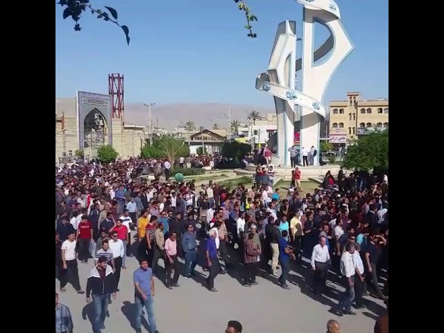 Iran, Kazeroun – La population continue de manifester en masse contre le découpage de la ville