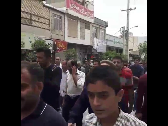 Iran, 20 avril, la ville de Kazeroun continue de manifester