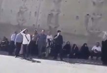 Vidéo – Des centaines de familles et proches de manifestants arrêtés se rassemblent devant la prison d’Evine