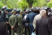 Vidéos / Iran : Deuxième jour de soulèvement à Ispahan, avec les slogans ‘’mort au dictateur’’, ‘’Khamenei, honte à toi ! Dégage ! Iran : Deuxième jour de soulèvement à Ispahan