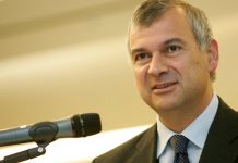 Paulo Casaca dénonce la propagande du journal The Guardian pour le compte des mollahs en Iran