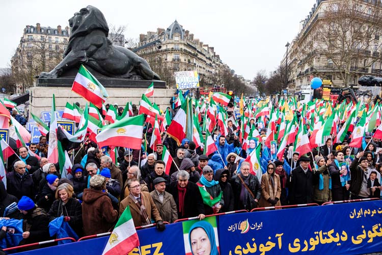 L’UE doit mettre fin à la complaisance et soutenir l’opposition iranienne au lieu du régime de mollahs (Alejo Vidal-Quadras)
