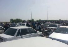 La population proteste contre le manque de secours aux victimes d’inondations en Iran La population proteste contre le manque de secours aux victimes d'inondations en Iran