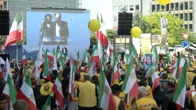 Des centaines de manifestants ont protesté à Bruxelles contre le régime iranien