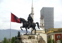 Le régime iranien essaie d’envoyer des groupes d’espionnage et de terrorisme en Albanie sous le couvert d’activités commerciales Le régime iranien essaie d'envoyer des groupes d'espionnage et de terrorisme en Albanie