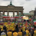 Vidéos – Grand rassemblement d’Iraniens à Berlin Grand rassemblement d'Iraniens à Berlin