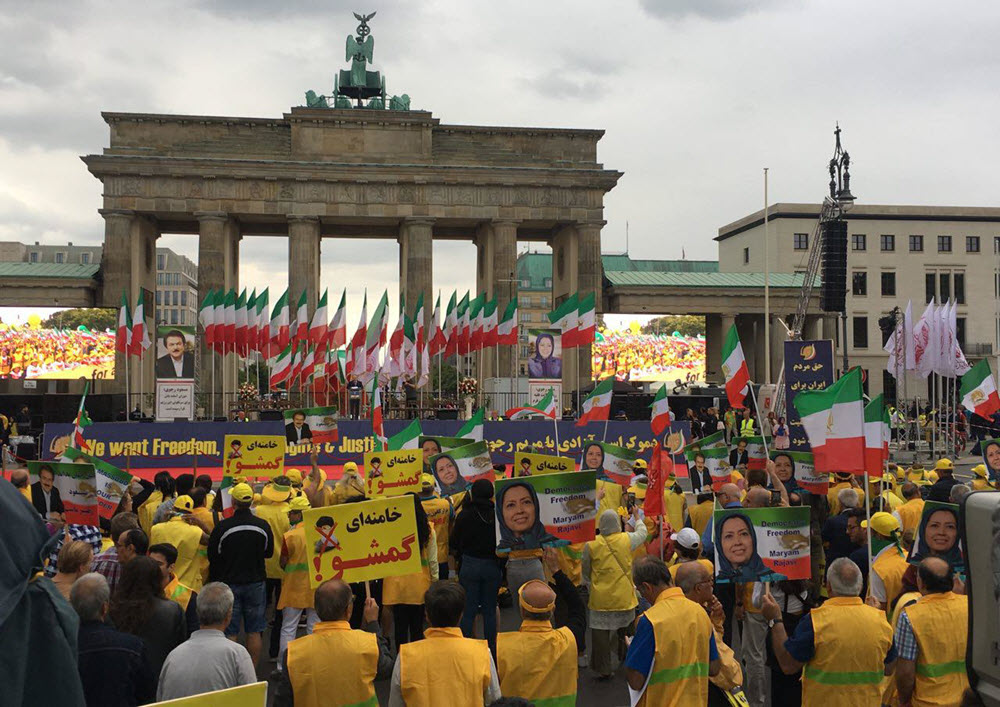Grand rassemblement d'Iraniens à Berlin