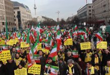Les partisans d’un Iran libre manifestent samedi à Berlin Les partisans d'un Iran libre manifestent samedi à Berlin