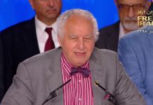 Sid Ahmed Ghozali avec la délégation arab à la conférence Iran libre