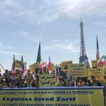 Vidéo – Les Iraniens se rassemblent pour protester contre la visite de Javad Zarif à Paris Les Iraniens se rassemblent pour protester contre la visite de Javad Zarif à Paris