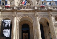 Les manifestations contre la visite du ministre iranien des Affaires étrangères dans les pays européens se poursuivent Les manifestations contre la visite du ministre iranien des Affaires étrangères dans les pays européens se poursuivent - Les Iraniens demandent l'expulsion de Javad Zarif de Paris