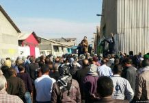 Les travailleurs de l’usines de canne à sucre de Haft-Tapeh protestent contre le licenciement de leurs collègues Les travailleurs de l’usines de canne à sucre de Haft-Tapeh protestent contre le licenciement de leurs collègues
