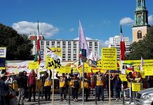 Les partisans de l’opposition iranienne protestent contre la présence du maire de Téhéran à Berlin Les partisans de l'opposition iranienne protestent contre la présence du maire de Téhéran à Berlin