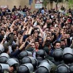 Les manifestations et les grèves se propagent en Iran; Le régime réagit par la répression Les manifestations et les grèves se propagent en Iran; Le régime réagit par la répression