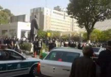 IRAN: Rassemblement de protestation des retraités à Téhéran, charge violente des forces répressives IRAN: Rassemblement de protestation des retraités à Téhéran, charge violente des forces répressives