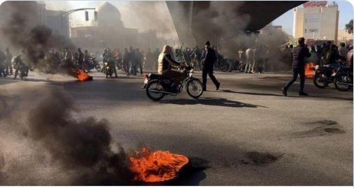 Soulèvement en Iran, Vastes affrontements à Mahchahr avec les pasdarans : 16 jeunes insurgés tués