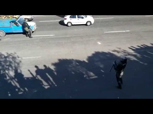 A Tabriz en Iran des affrontements éclate entre la population et les forces de répression