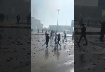 Iran-Les forces de sécurité répondent avec des gaz lacrymogènes contre les manifestants à Kermanchah