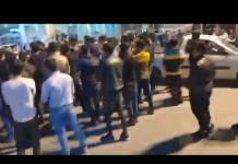 A Behbahan dans le sud de l’Iran les manifestants qui protestent contre la hausse du prix