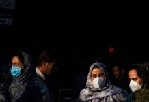 Comment les mollahs utilisent COVID-19 pour rester au pouvoir en Iran