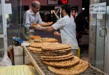 Hausse vertigineuse du prix du pain, aliment principal de la majorité des Iraniens