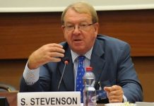 Struan Stevenson: l’UE doit soutenir la lutte du peuple iranien pour la liberté