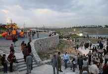 Iran. Les unités de la Résistance diffusent des chants anti-régime dans un parc de Mashhad