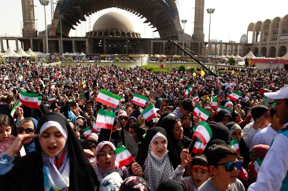 Le ridicule « Salut au commandant » du régime iranien se retourne contre lui