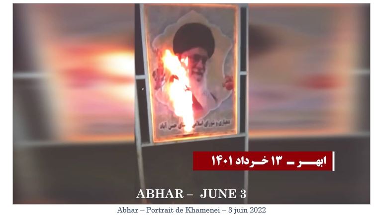 Iran : Des portraits de Khomeiny et des dirigeants du régime brûlés dans plusieurs villes pour l’anniversaire de la mort de Khomeiny