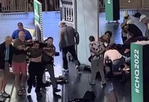 Le régime iranien se réjouit largement de l’attentat contre Salman Rushdie selon les fatwas de Khomeiny et Khamenei