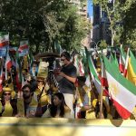 Pendant la rhétorique de Raïssi à l’Assemblée générale de l’ONU, les Iraniens rassemblés à New York déplorent le meurtrier de masse