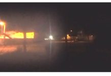 Iran – De jeunes insurgés visent le siège des pasdarans à Qazvine