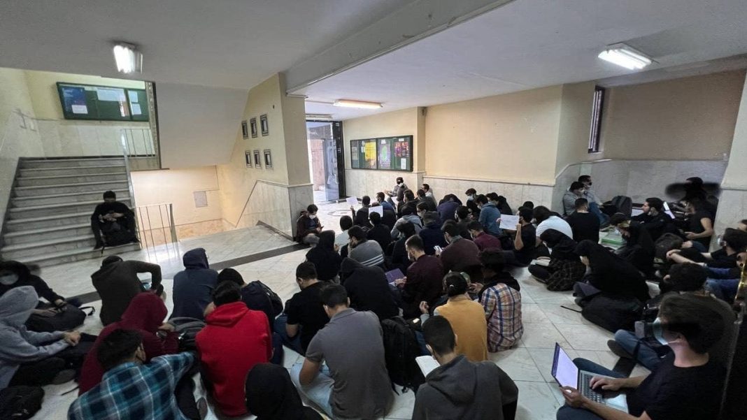 Au 46e jour du soulèvement : manifestations et sit-in des étudiants dans tout l’Iran